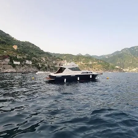 Botel Amalfi Coast Yacht Minori