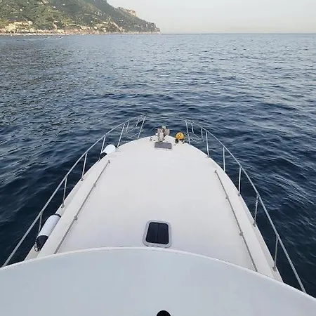 Amalfi Coast Yacht Botel *