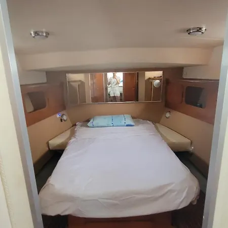 Amalfi Coast Yacht Úszó hotel